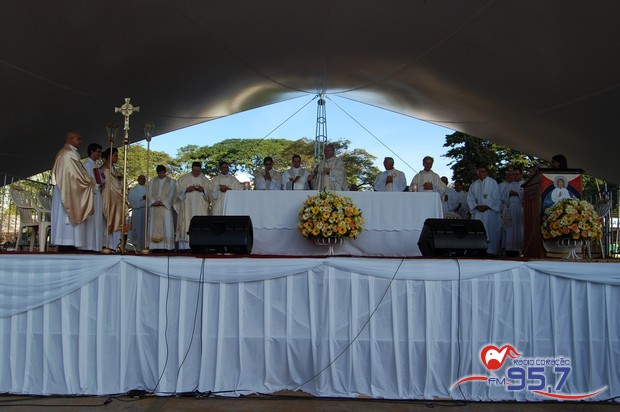 Em Dourados 10 mil católicos celebraram o dia de Corpus Christi