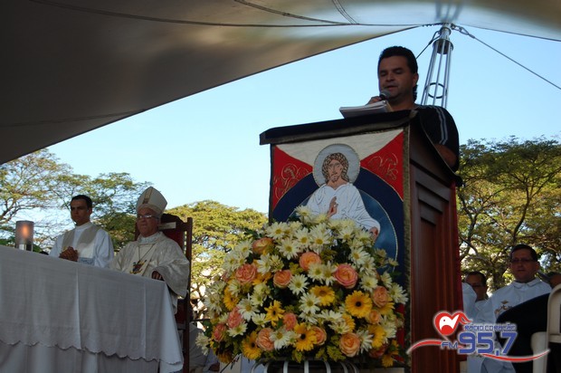 Em Dourados 10 mil católicos celebraram o dia de Corpus Christi