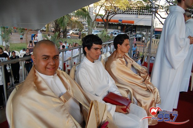 Em Dourados 10 mil católicos celebraram o dia de Corpus Christi
