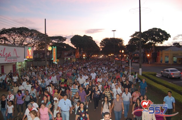 Em Dourados 10 mil católicos celebraram o dia de Corpus Christi