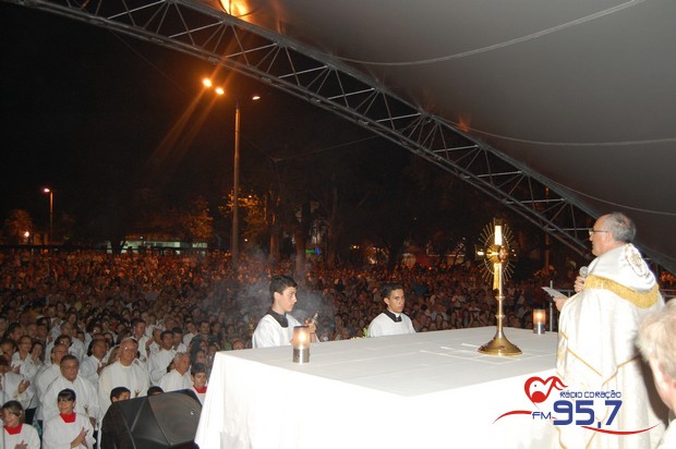Em Dourados 10 mil católicos celebraram o dia de Corpus Christi