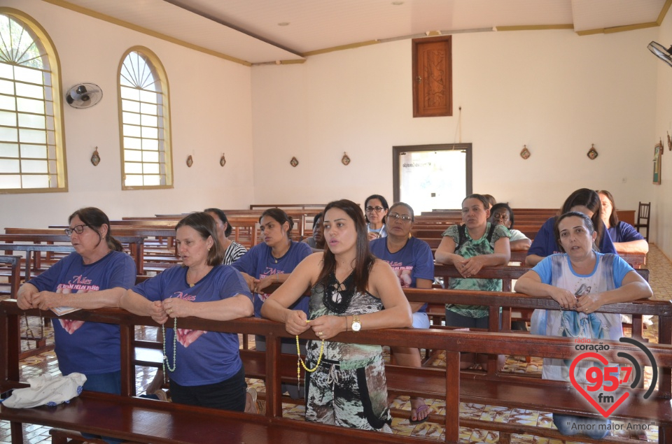 Joana Darc conduz grupo de mães que rezam pelos filhos' em distritos de Itaporã