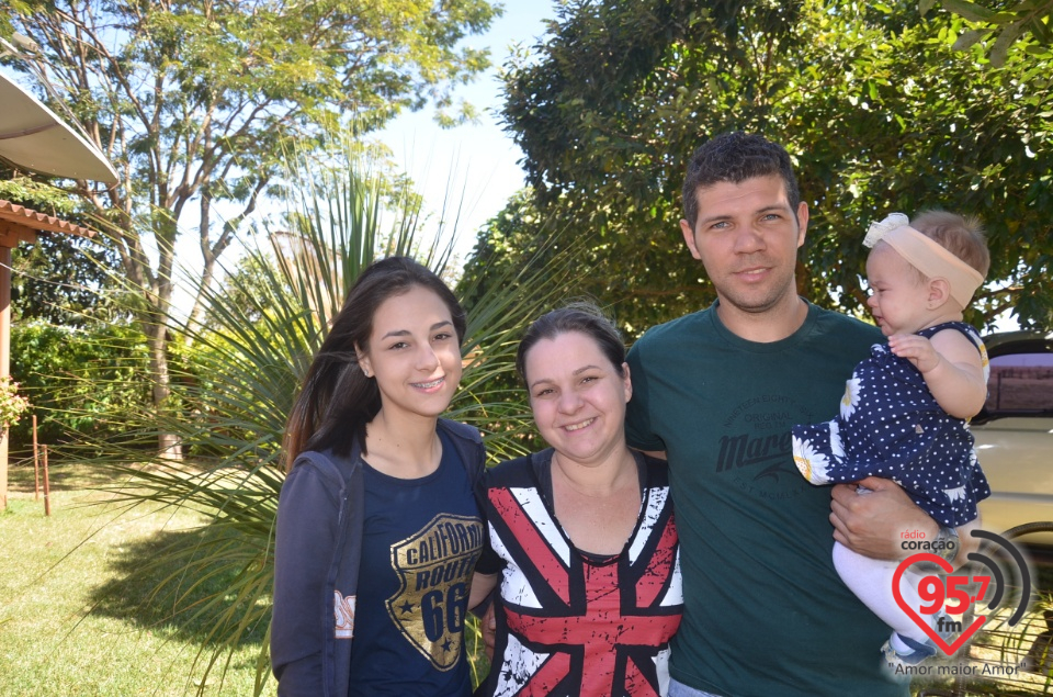 Família de contribuinte recebe funcionários da Rádio Coração para confraternização