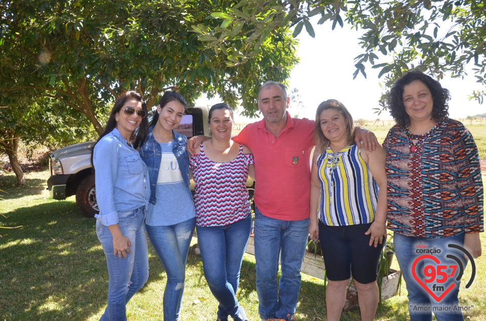 Família de contribuinte recebe funcionários da Rádio Coração para confraternização