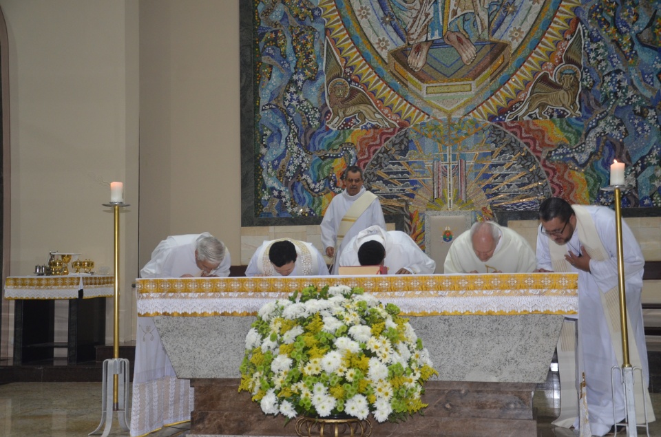 Grandiosa carreata e celebração eucarística marcam acolhida da imagem peregrina de N.Sra. em Dourados