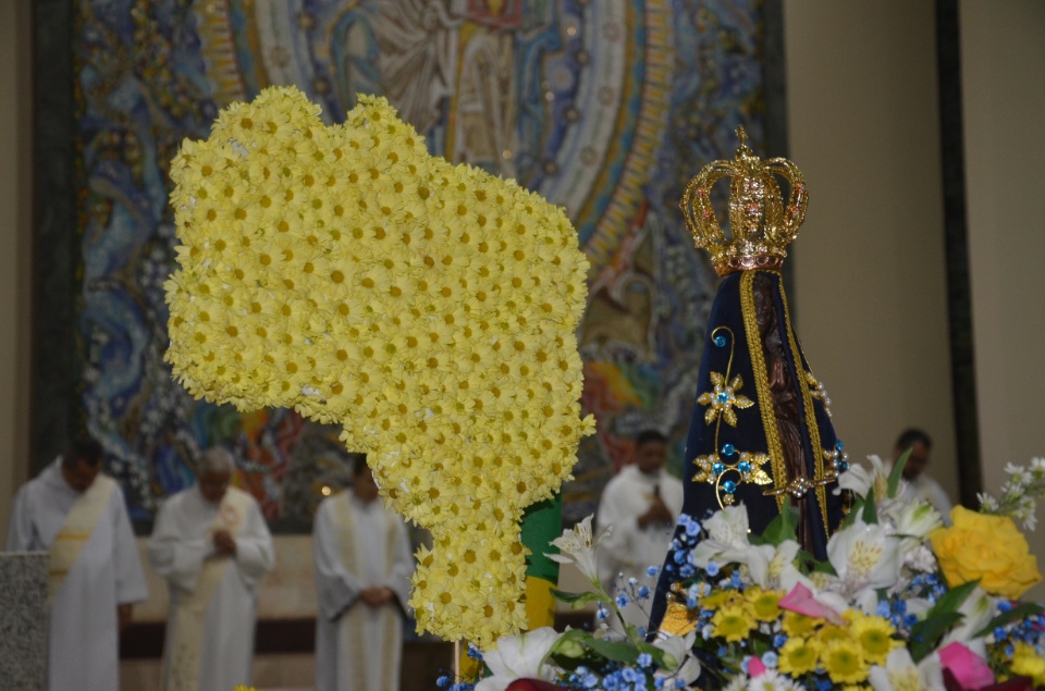 Grandiosa carreata e celebração eucarística marcam acolhida da imagem peregrina de N.Sra. em Dourados