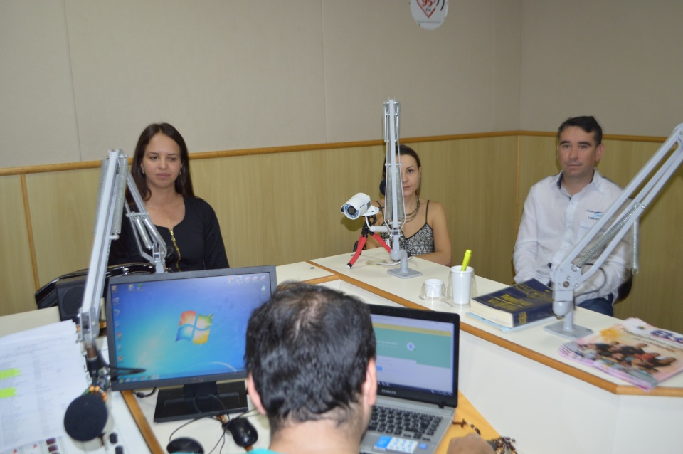 Empresários visitam Rádio Coração FM