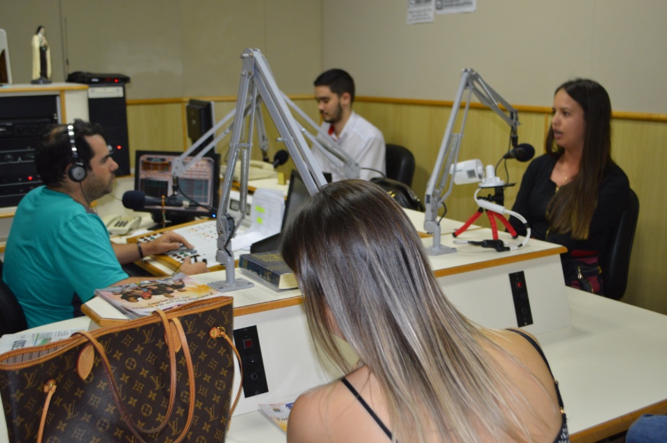 Empresários visitam Rádio Coração FM