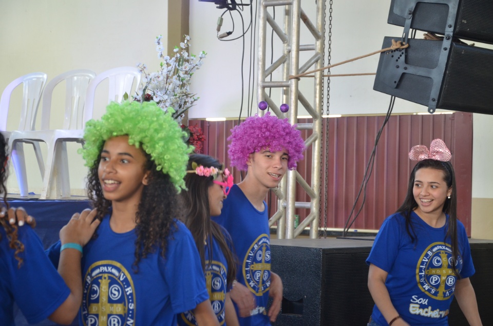 Enchei-vos - Retiro de Experiência e Oração reúne centenas de pessoas na Vila São Pedro