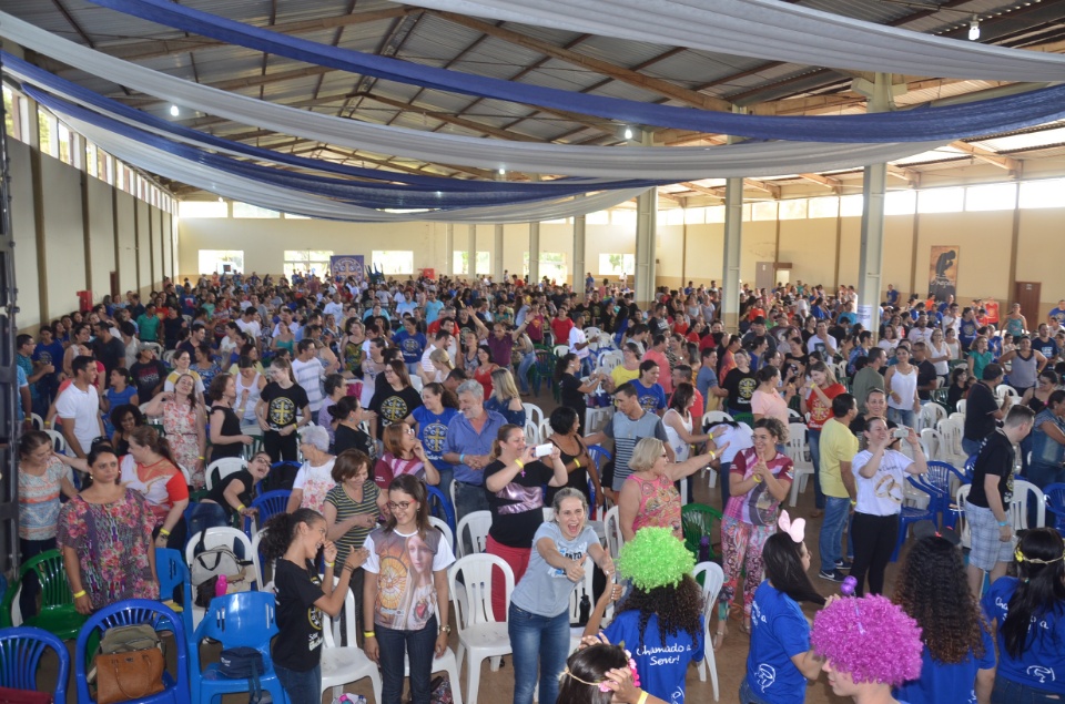Enchei-vos - Retiro de Experiência e Oração reúne centenas de pessoas na Vila São Pedro