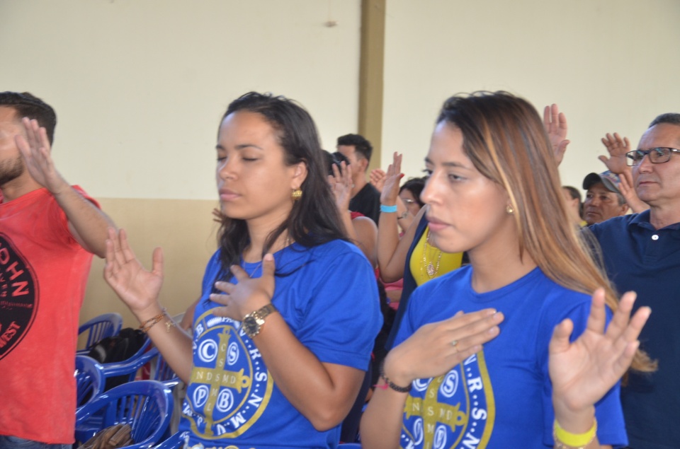Enchei-vos - Retiro de Experiência e Oração reúne centenas de pessoas na Vila São Pedro