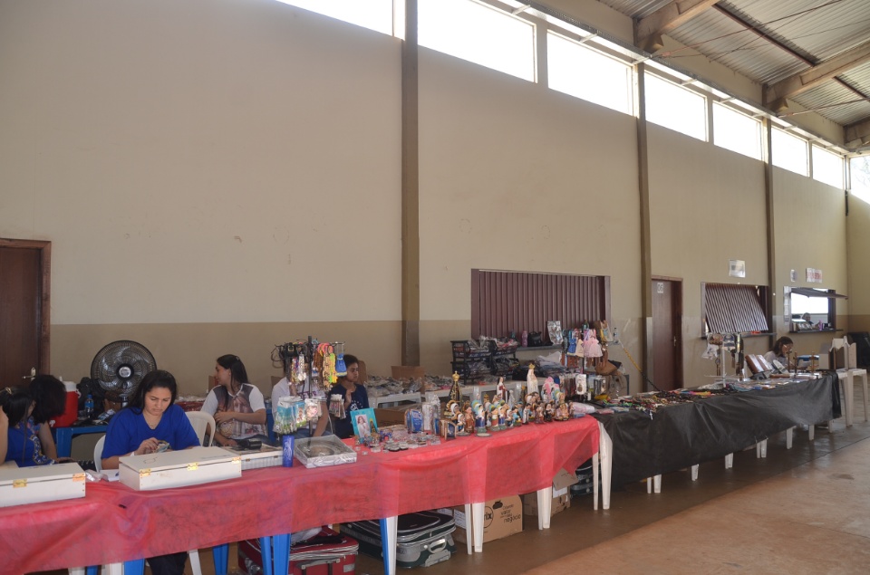 Enchei-vos - Retiro de Experiência e Oração reúne centenas de pessoas na Vila São Pedro