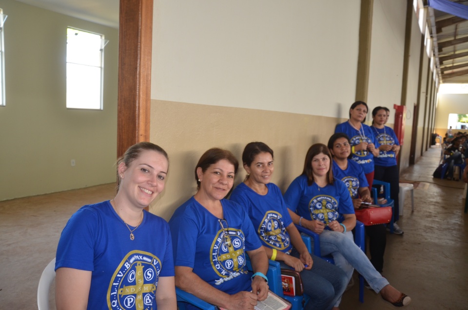 Enchei-vos - Retiro de Experiência e Oração reúne centenas de pessoas na Vila São Pedro