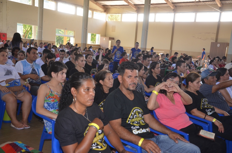 Enchei-vos - Retiro de Experiência e Oração reúne centenas de pessoas na Vila São Pedro