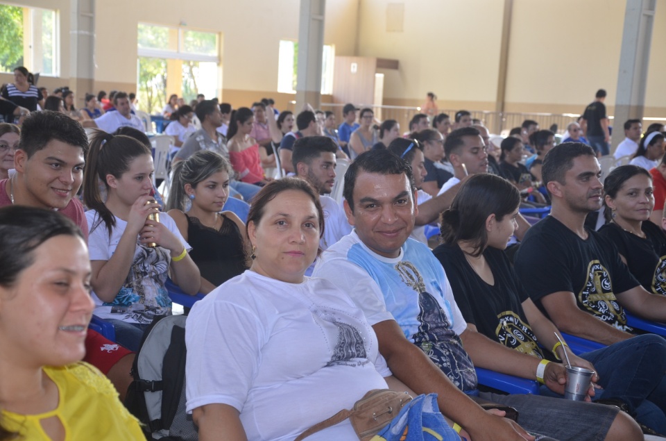 Enchei-vos - Retiro de Experiência e Oração reúne centenas de pessoas na Vila São Pedro