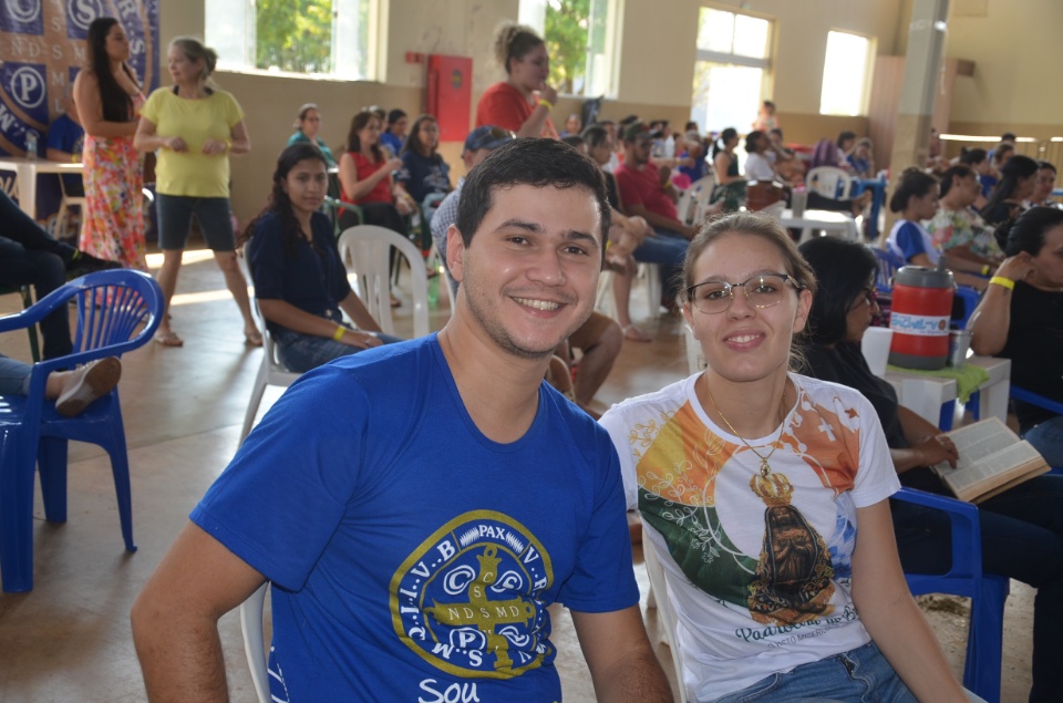 Enchei-vos - Retiro de Experiência e Oração reúne centenas de pessoas na Vila São Pedro