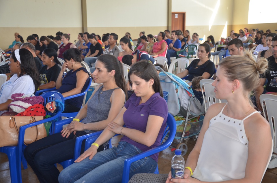Enchei-vos - Retiro de Experiência e Oração reúne centenas de pessoas na Vila São Pedro