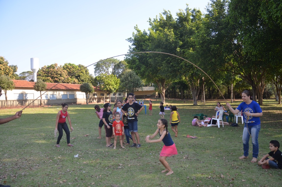 Enchei-vos - Retiro de Experiência e Oração reúne centenas de pessoas na Vila São Pedro