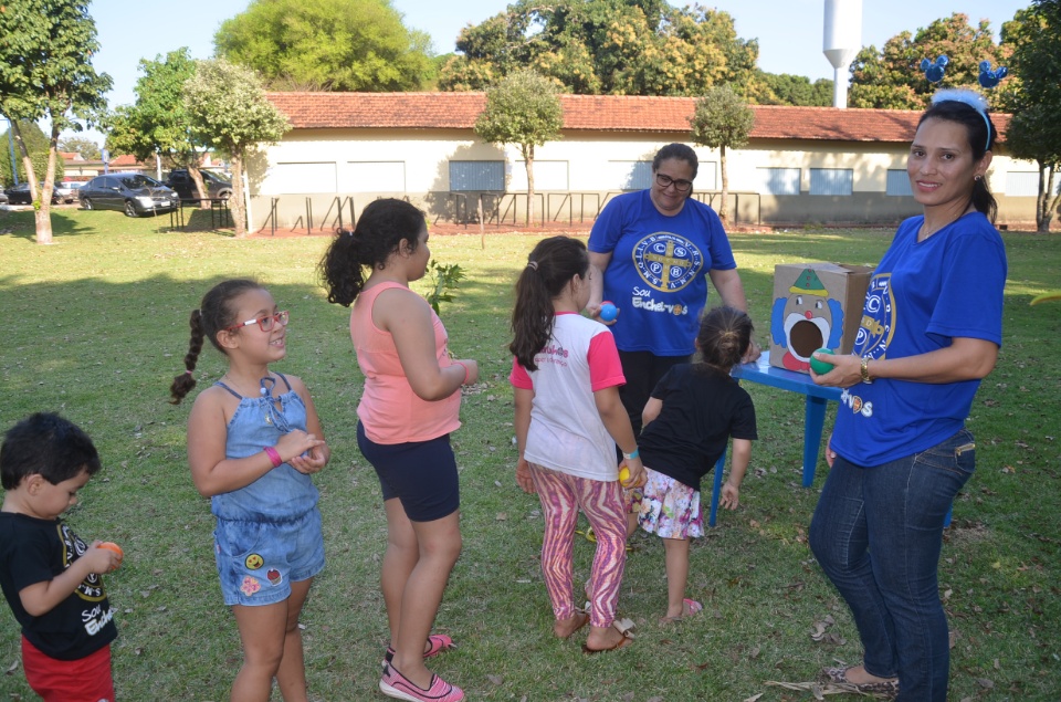 Enchei-vos - Retiro de Experiência e Oração reúne centenas de pessoas na Vila São Pedro