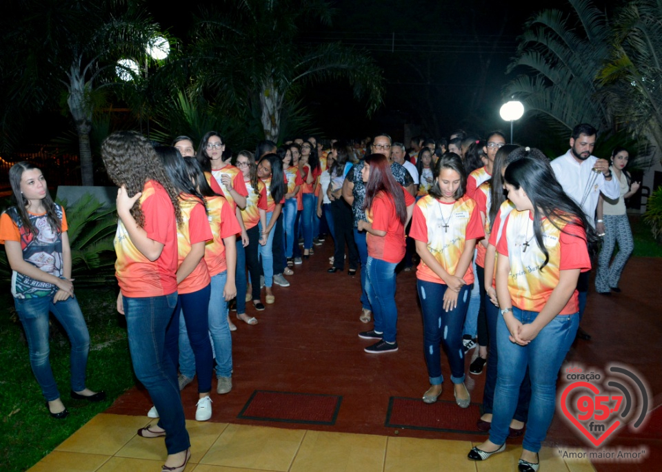 73 jovens recebem o Sacramento da Crisma na Paróquia Bom Jesus
