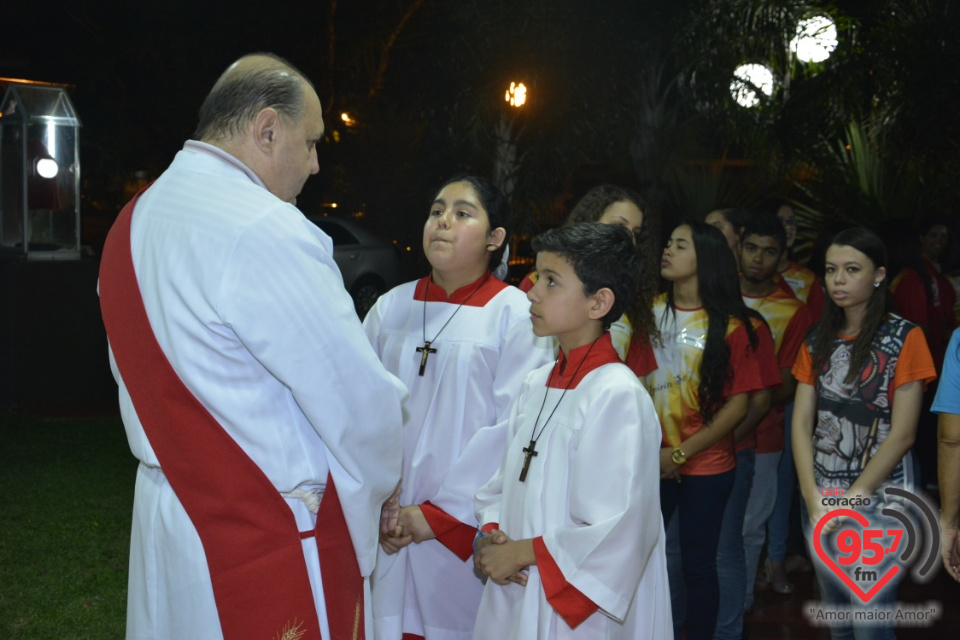 73 jovens recebem o Sacramento da Crisma na Paróquia Bom Jesus