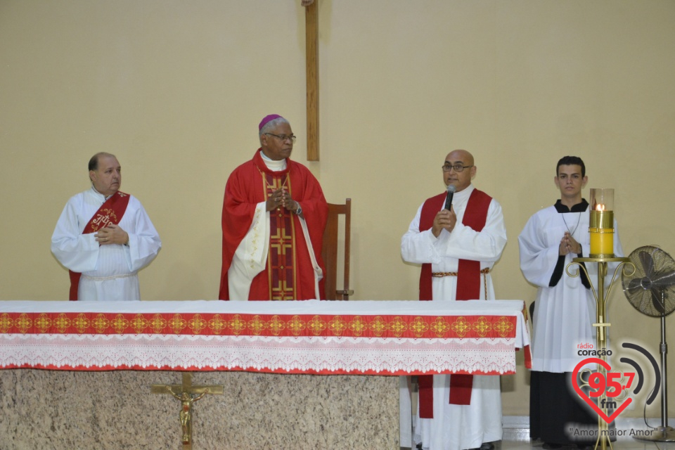 73 jovens recebem o Sacramento da Crisma na Paróquia Bom Jesus