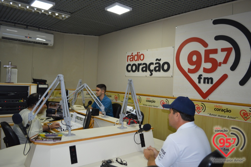 Diretor da Inflex visita Rádio Coração FM