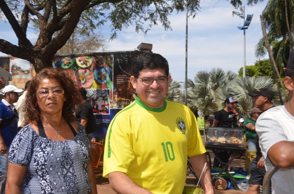 População douradense comparece em grande número para ver desfile de 7 de Setembro