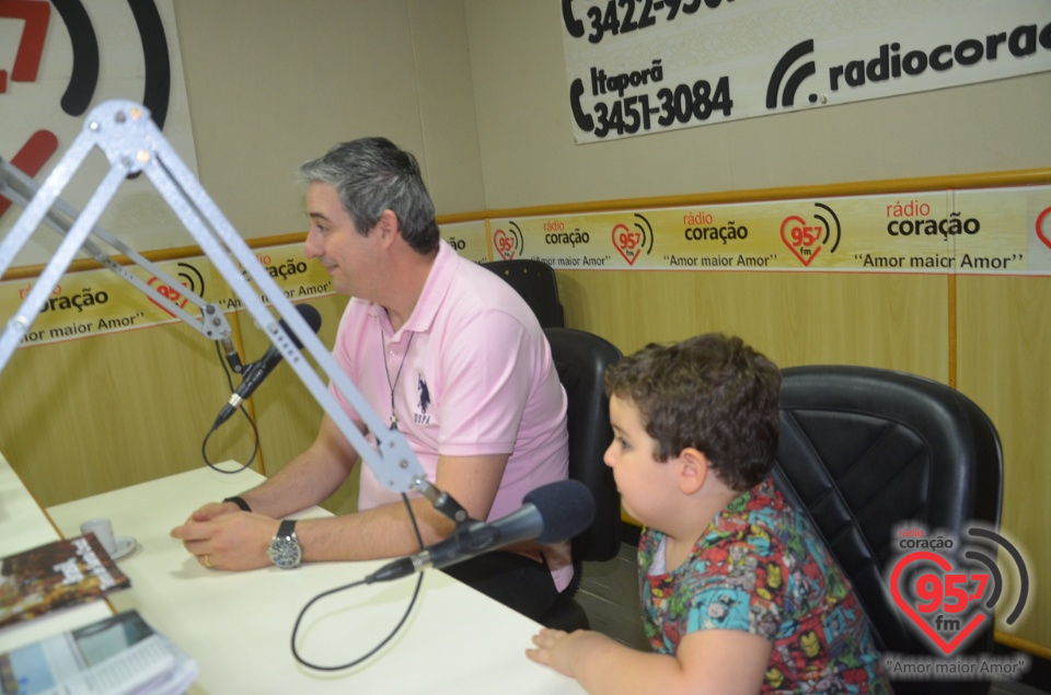 Missionário Rodrigo Ferreira visita Rádio Coração FM