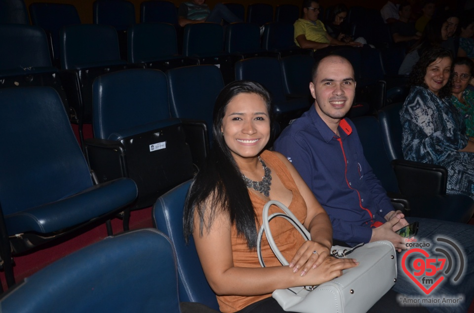 Rodrigo Ferreira ministra palestra motivacional Cristã em Dourados