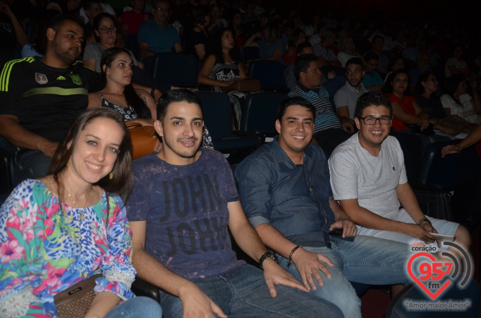 Rodrigo Ferreira ministra palestra motivacional Cristã em Dourados