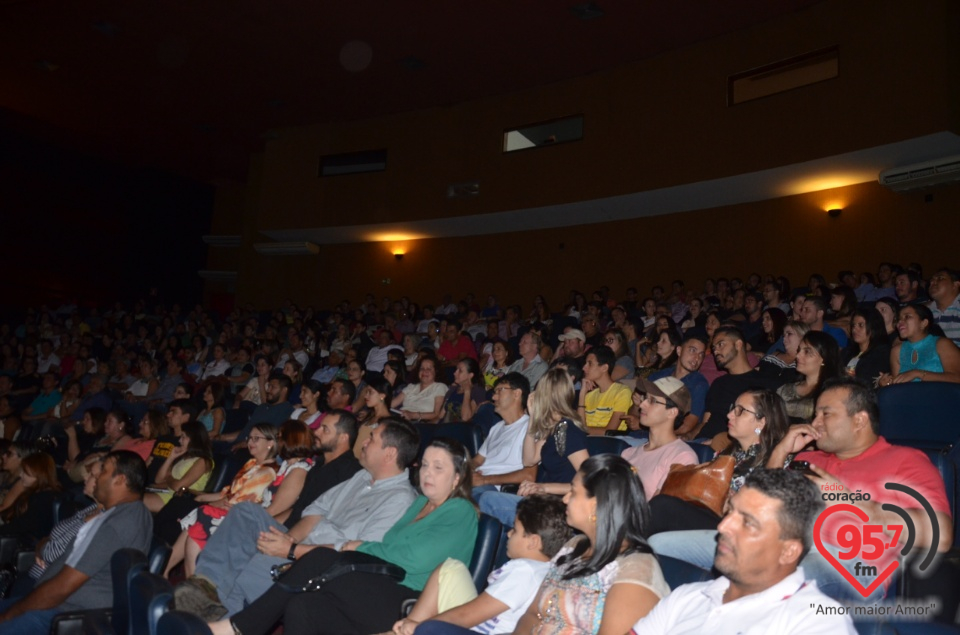 Rodrigo Ferreira ministra palestra motivacional Cristã em Dourados
