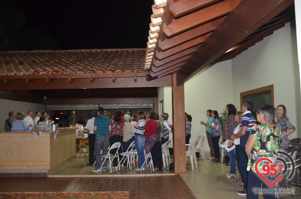 São Francisco de Assis - Paroquianos celebram 1° dia da novena