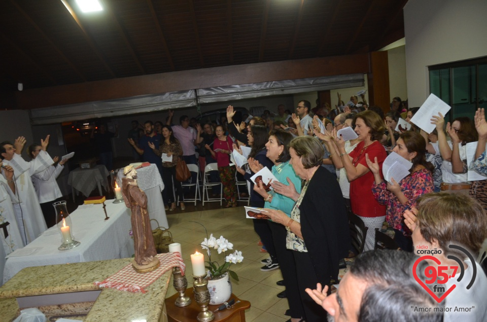 São Francisco de Assis - Paroquianos celebram 1° dia da novena