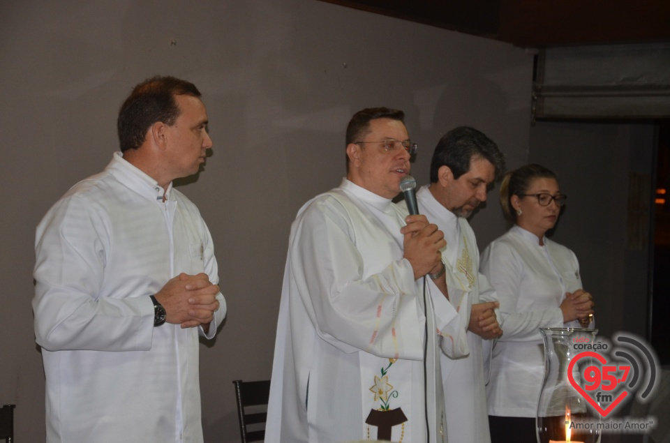 São Francisco de Assis - Paroquianos celebram 1° dia da novena