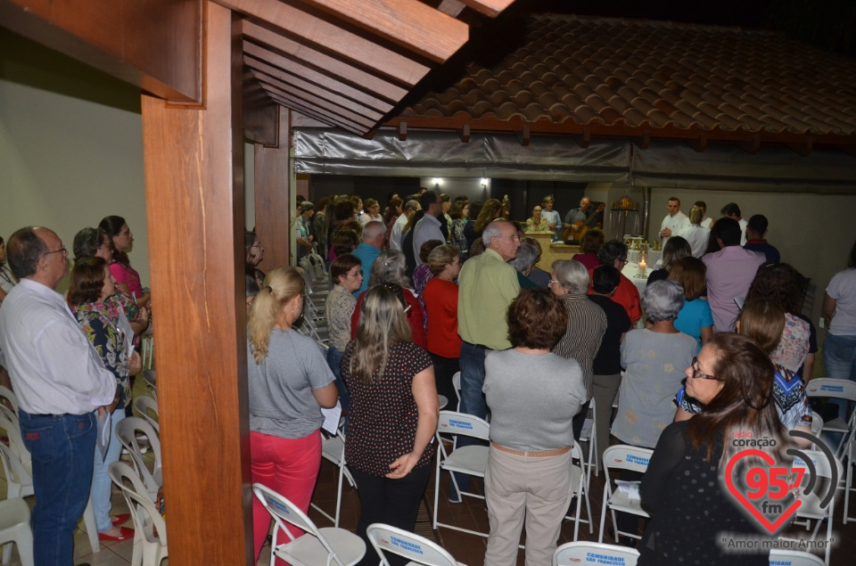 São Francisco de Assis - Paroquianos celebram 1° dia da novena
