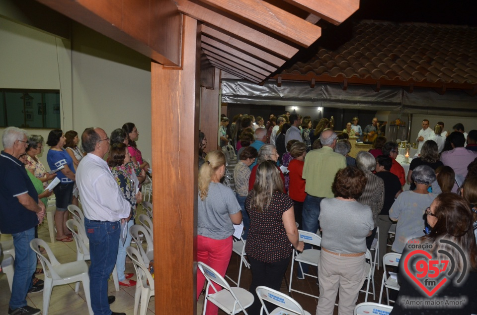 São Francisco de Assis - Paroquianos celebram 1° dia da novena