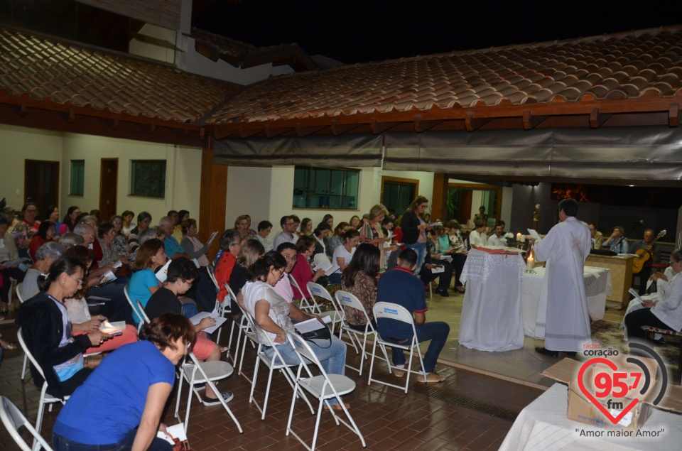São Francisco de Assis - Paroquianos celebram 1° dia da novena
