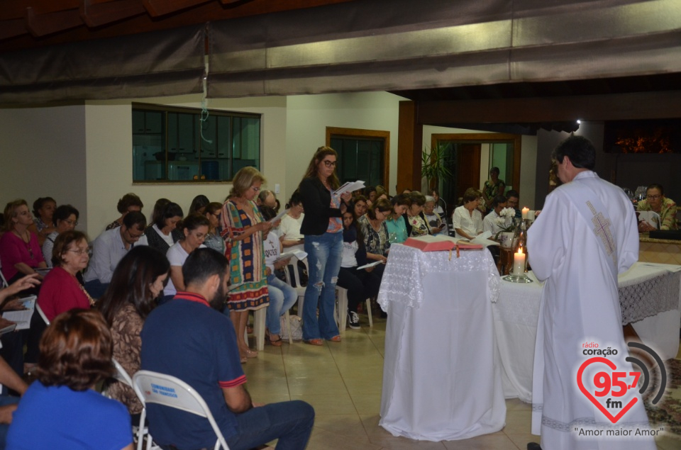 São Francisco de Assis - Paroquianos celebram 1° dia da novena