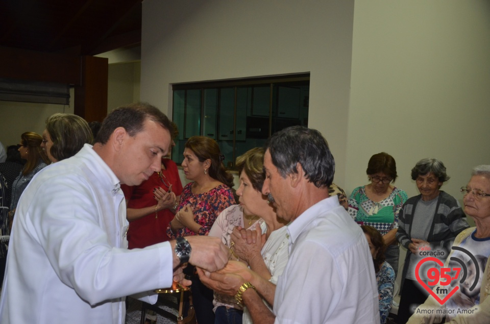 São Francisco de Assis - Paroquianos celebram 1° dia da novena