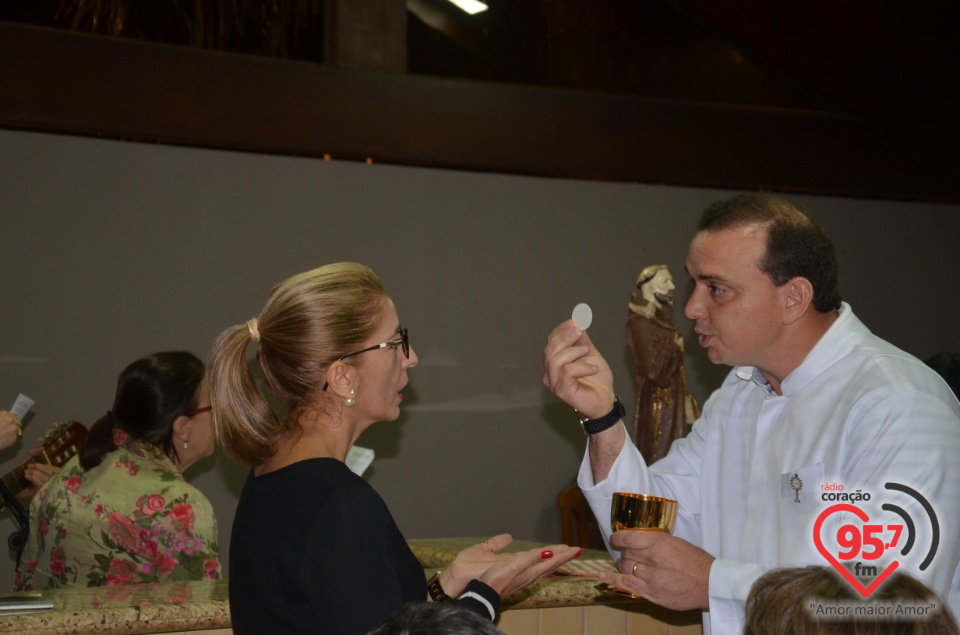 São Francisco de Assis - Paroquianos celebram 1° dia da novena