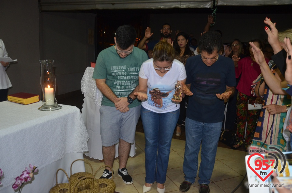 São Francisco de Assis - Paroquianos celebram 1° dia da novena