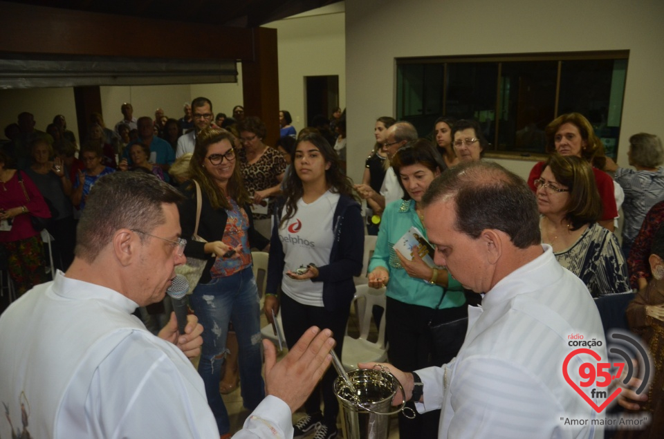 São Francisco de Assis - Paroquianos celebram 1° dia da novena