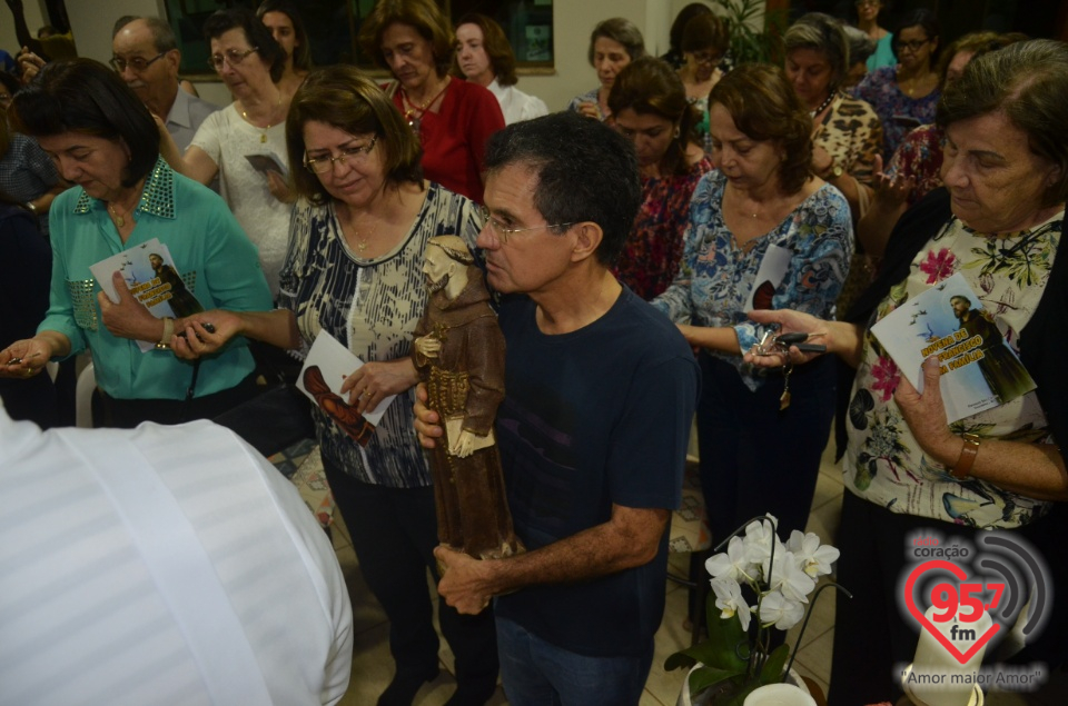 São Francisco de Assis - Paroquianos celebram 1° dia da novena