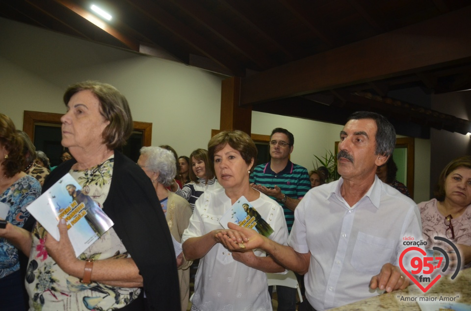 São Francisco de Assis - Paroquianos celebram 1° dia da novena