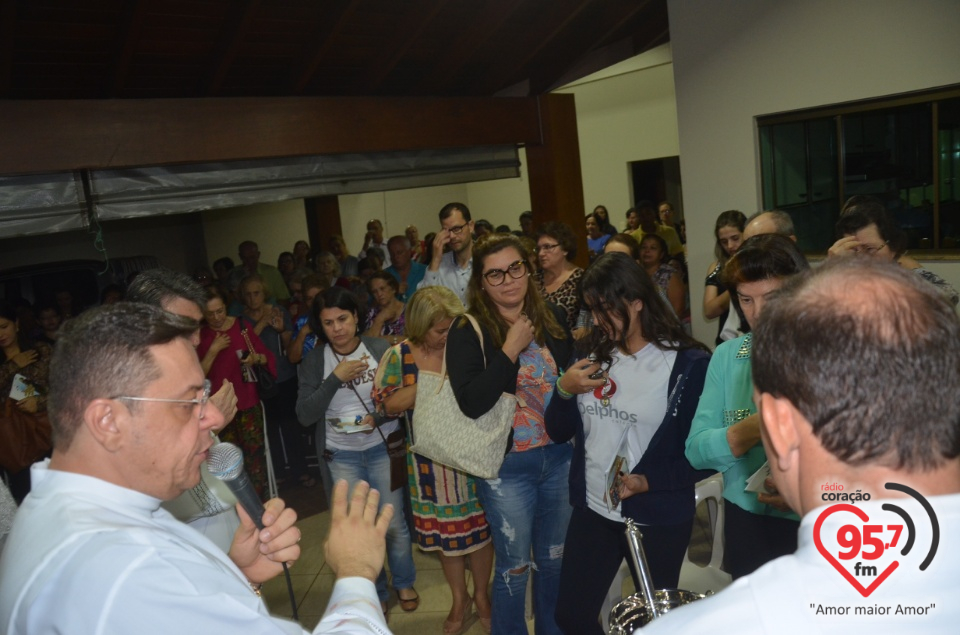 São Francisco de Assis - Paroquianos celebram 1° dia da novena