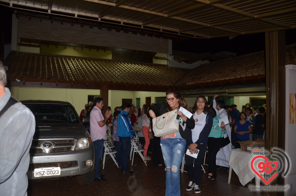 São Francisco de Assis - Paroquianos celebram 1° dia da novena