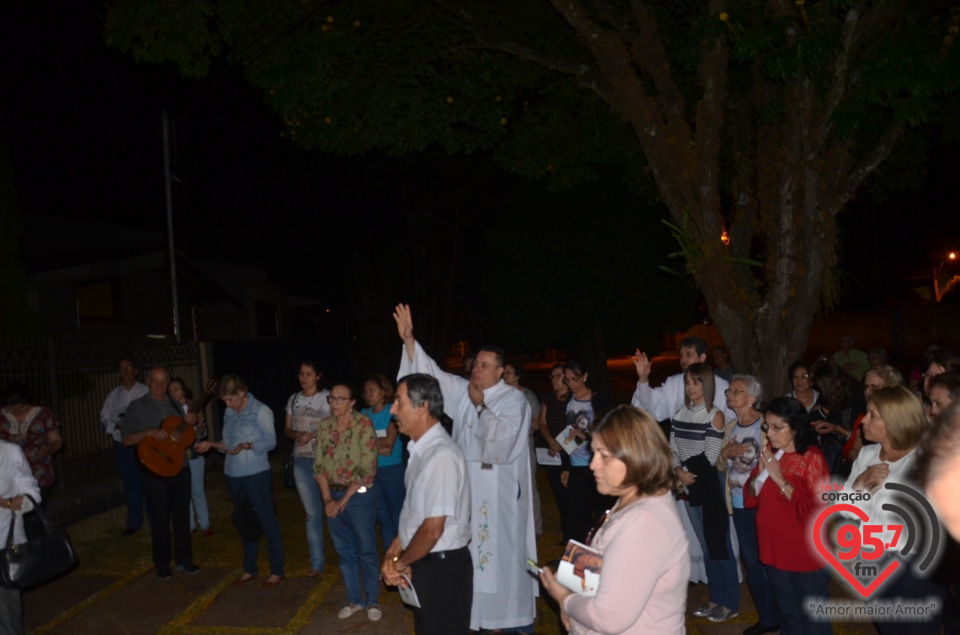 São Francisco de Assis - Paroquianos celebram 1° dia da novena