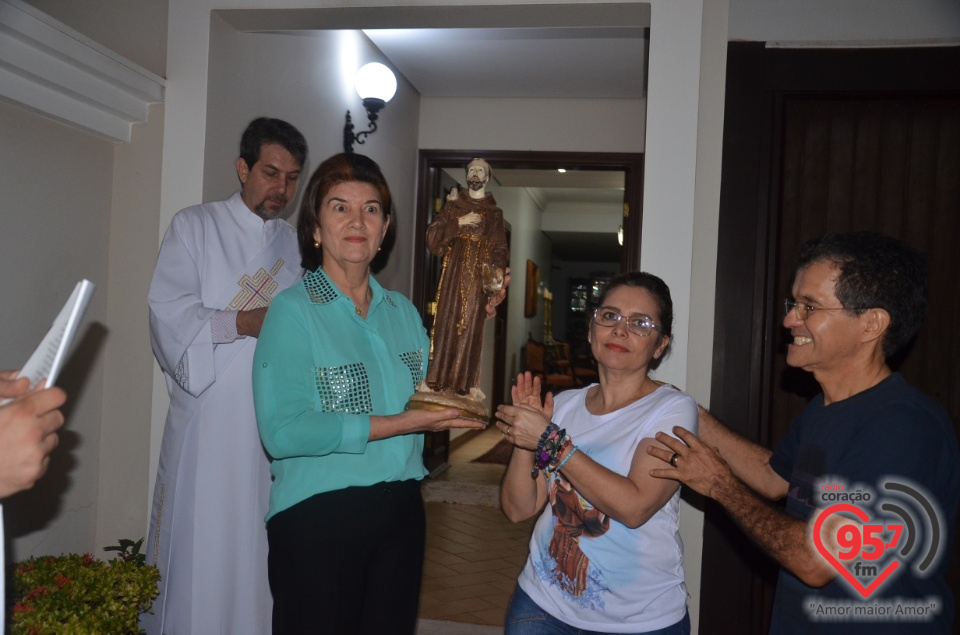 São Francisco de Assis - Paroquianos celebram 1° dia da novena