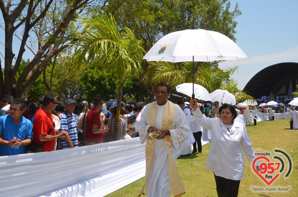 Romaria de N.Sra. Aparecida leva multidão ao Santuário da Vila São Pedro